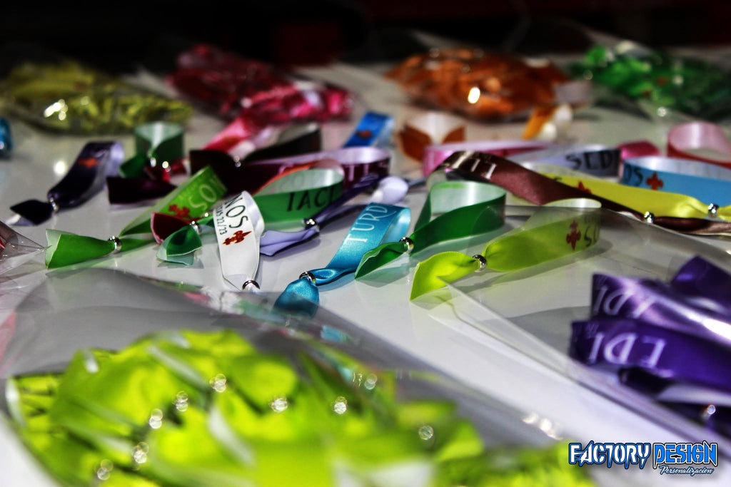 Pulseras de tela pack 10und.