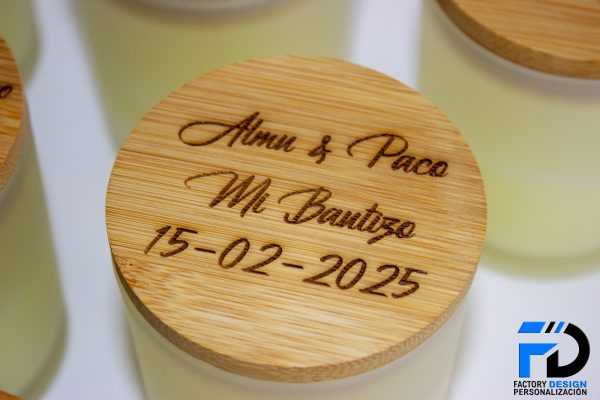 Vela con tapa de madera